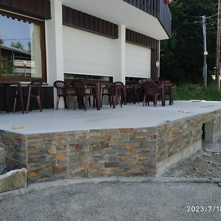 Chalet Hotel Les Marmottes 2 Etoiles Nn Montferrier المظهر الخارجي الصورة