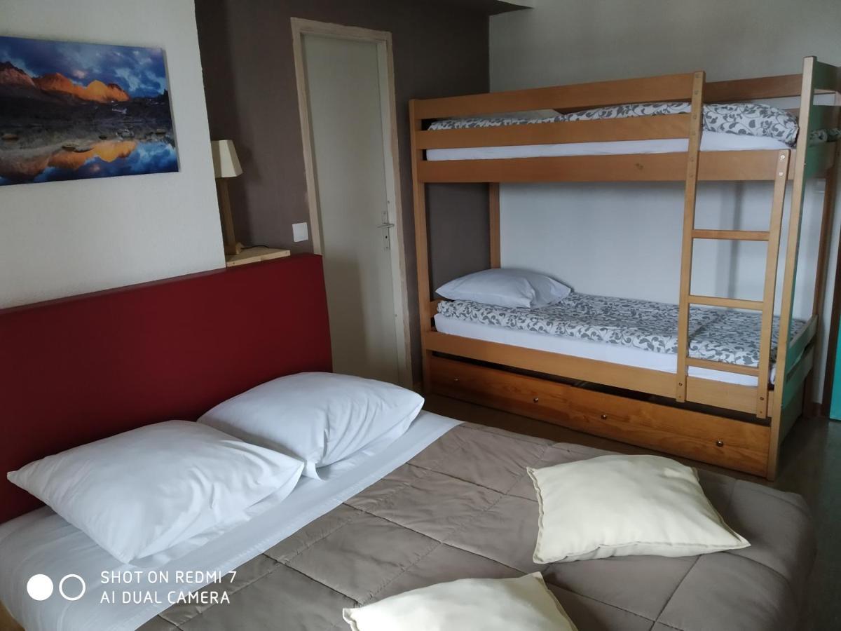 Chalet Hotel Les Marmottes 2 Etoiles Nn Montferrier المظهر الخارجي الصورة