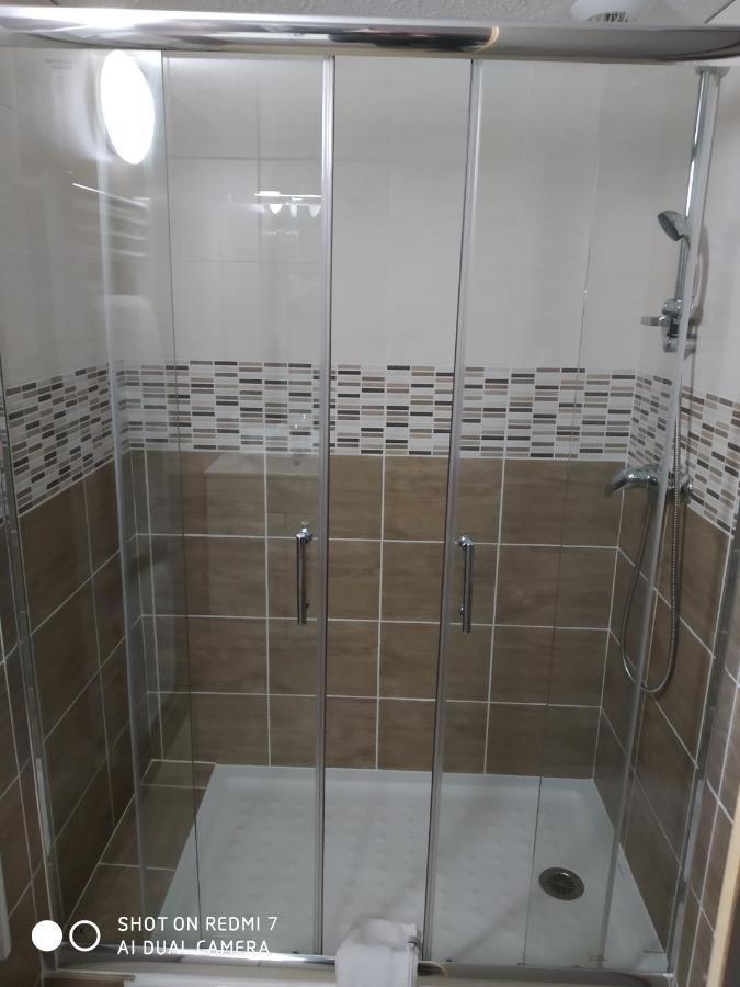 Chalet Hotel Les Marmottes 2 Etoiles Nn Montferrier المظهر الخارجي الصورة