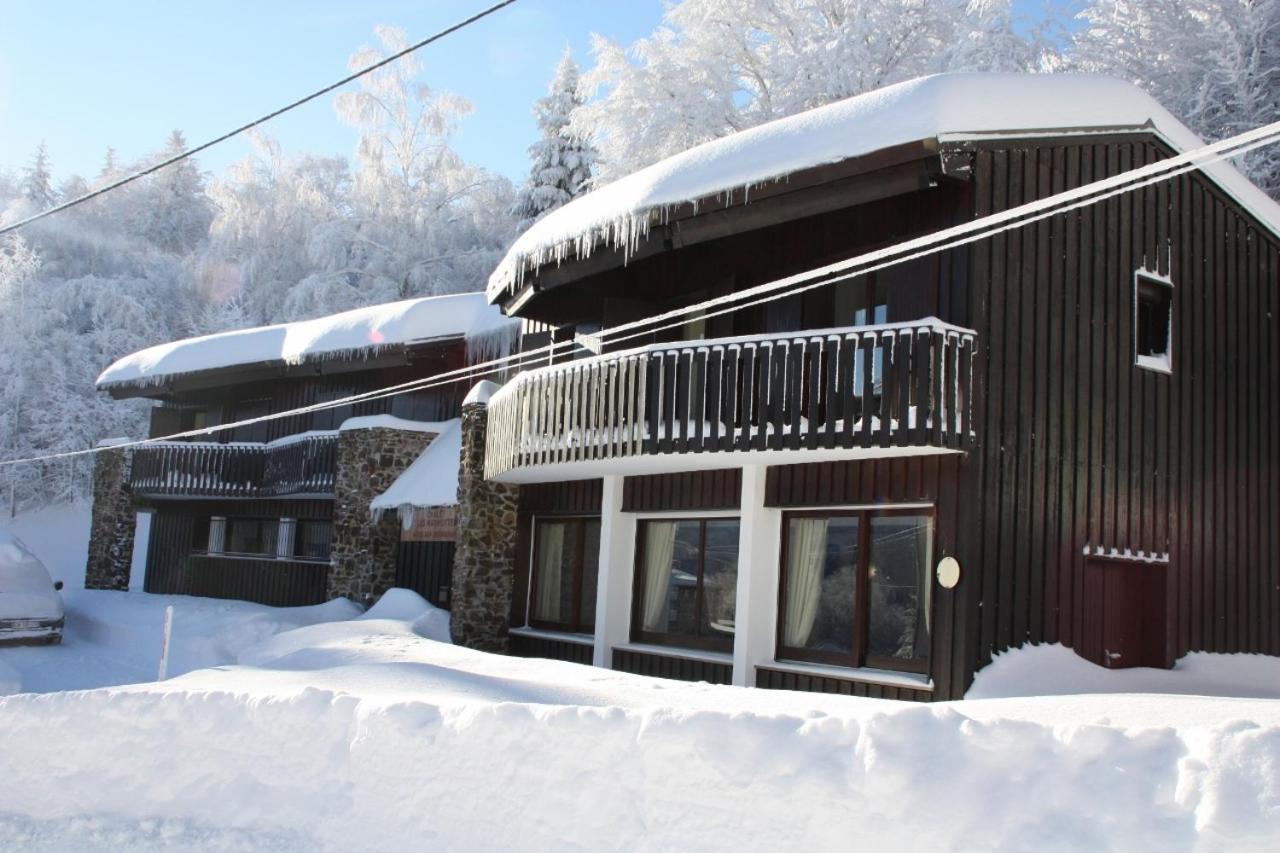 Chalet Hotel Les Marmottes 2 Etoiles Nn Montferrier المظهر الخارجي الصورة